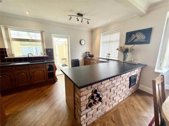 2 bed Bungalow for sale Image 4