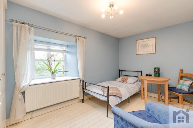 Further bedroom