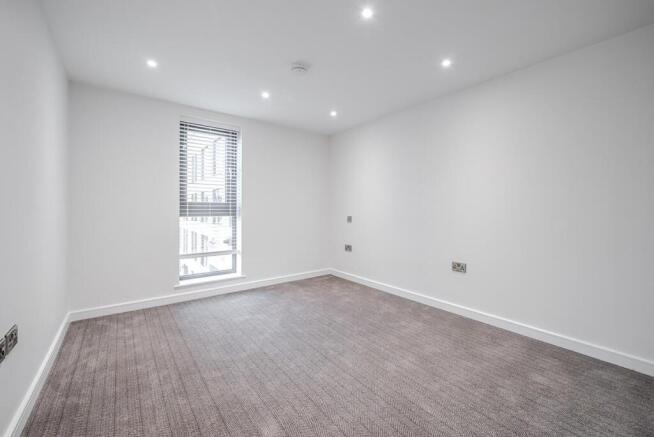 2 bed Flat to rent Image 10