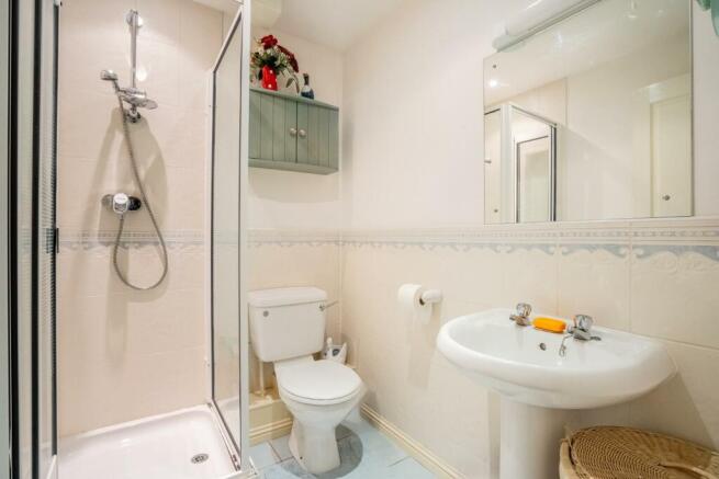 2 bed Apartment for sale Image 12