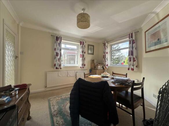 3 bed House for sale Image 4