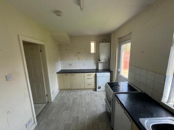 3 bed Semi-Detached to rent Image 4