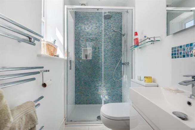 Erme Bridge Ensuite.jpg