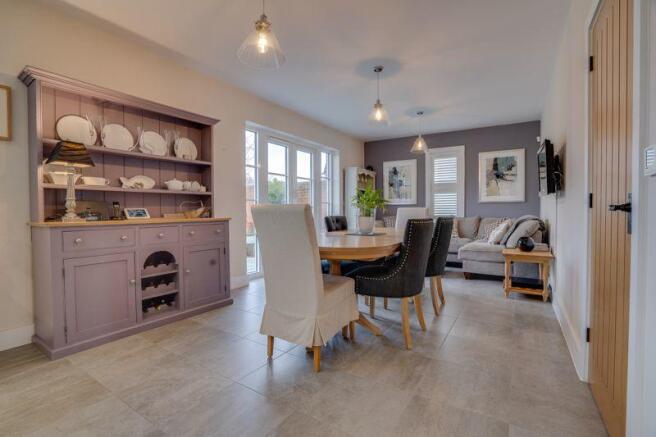 Kitchen / Dining Room