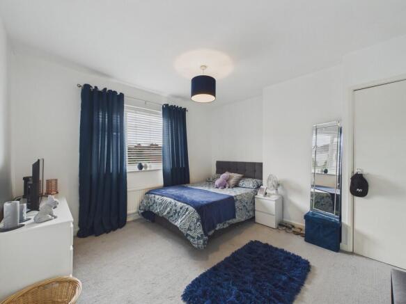 4 bed Semi-Detached for sale Image 8