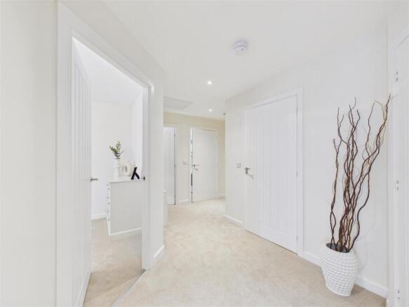 2 bed Apartment for sale Image 5
