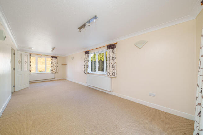 Rambler Close, Trowbridge photo 4