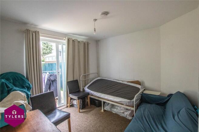 Dining Room/Bed 3