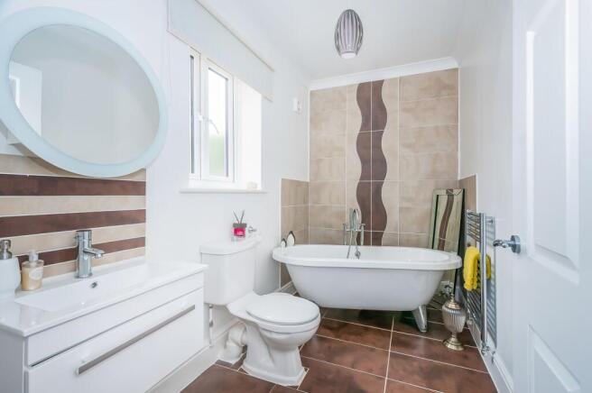 GROUND FLOOR BATHROOM