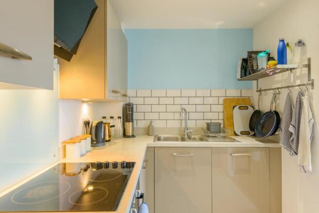 ERAUQSEHT98 - Kitchen C.jpg
