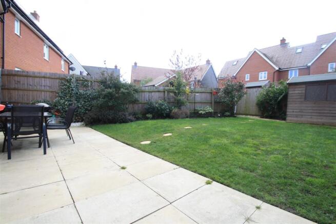 rear garden b.JPG