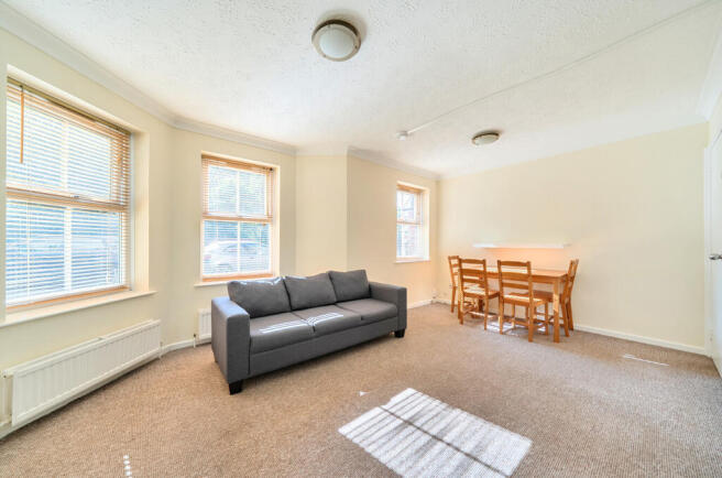 2 bed Flat for sale Image 4