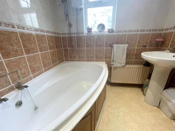 Bathroom.jpg