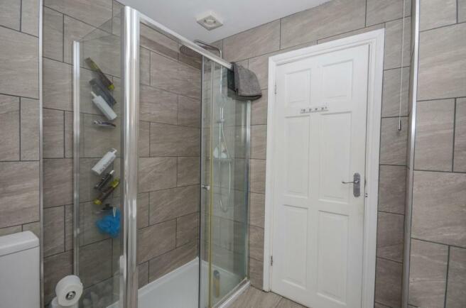 Bathroom pic 2.jpg