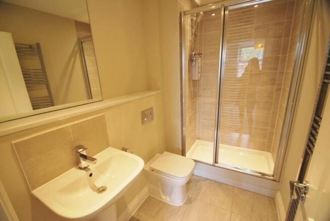 En suite to master