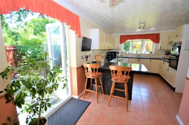 Kitchen/Breakfast Ro