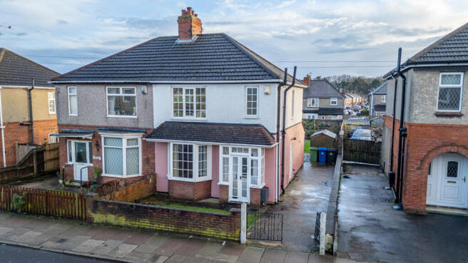 AH - 14 Cross Coates Road 004 T202603091520.jpg