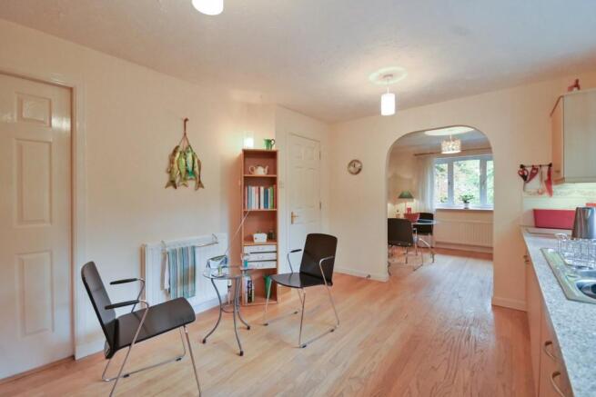 Kitchen to family ro