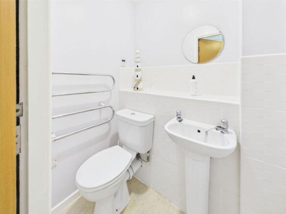 3 bed Apartment for sale Image 9