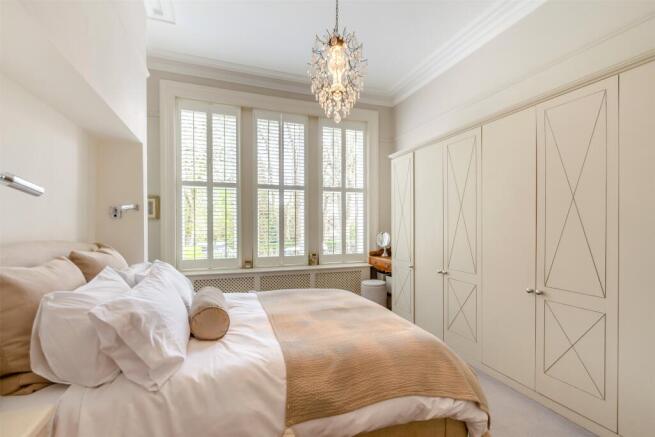 3 bed Flat for sale Image 8