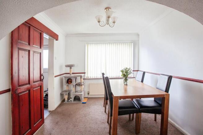 3 bed Semi-Detached for sale Image 5
