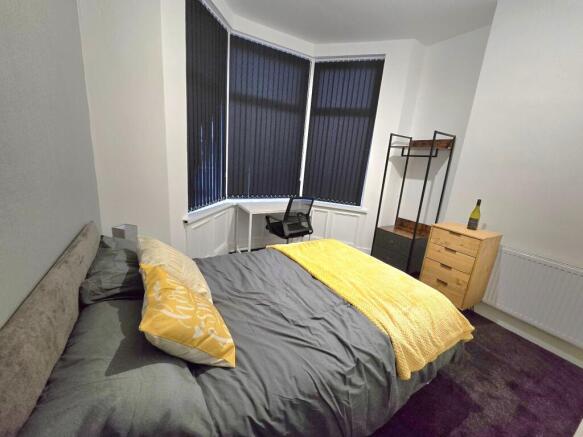 6 bed Terraced to rent Image 5