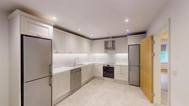 4 bed Mews to rent Image 3
