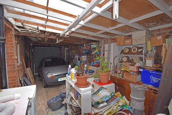 73 Twatling Road, garage.jpg