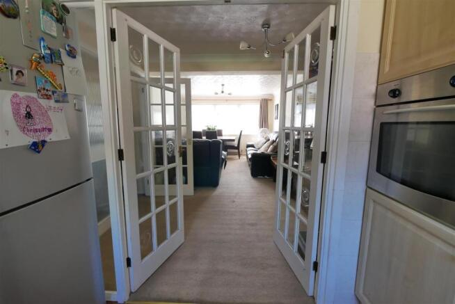 Fitted Kitchen:-