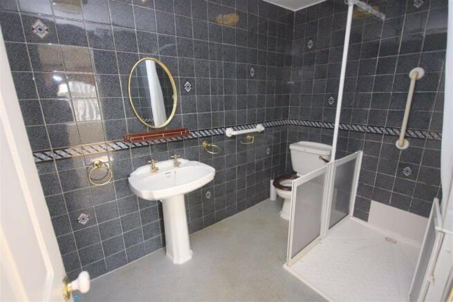 EN SUITE WET ROOM