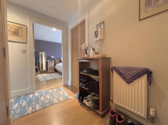 2 bed Apartment for sale Image 8