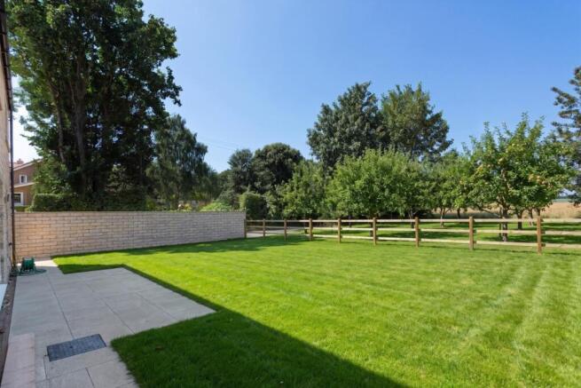 5 bed Detached for sale Image 5