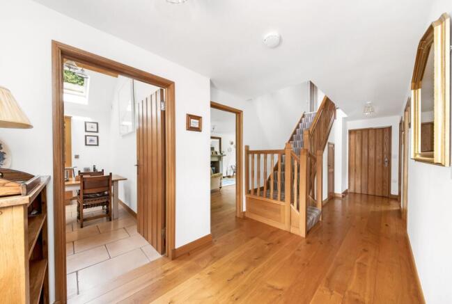4 bed Detached for sale Image 8