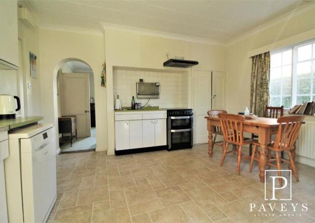 KITCHEN BREAKFAST ROOM