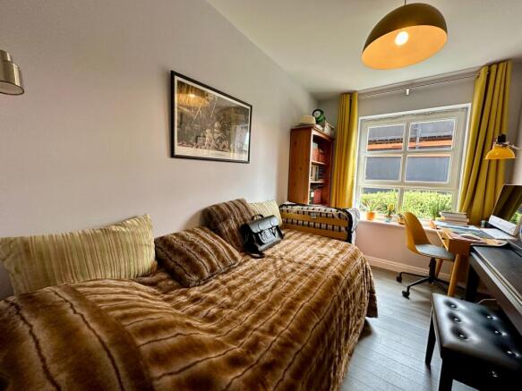 2 bed Flat to rent Image 4
