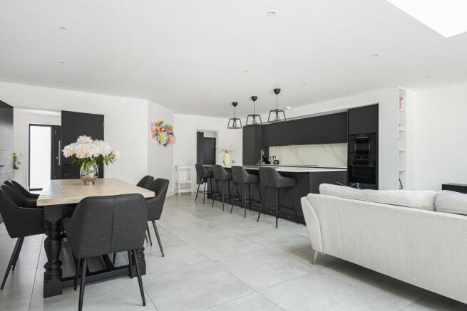 Kitchen/Family/Diner