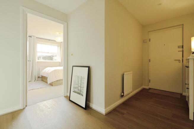 2 bed Ground Flat for sale Image 8