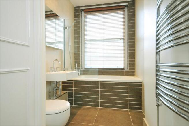 ENSUITE BATHROOM