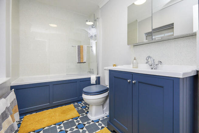 En-Suite Bathroom