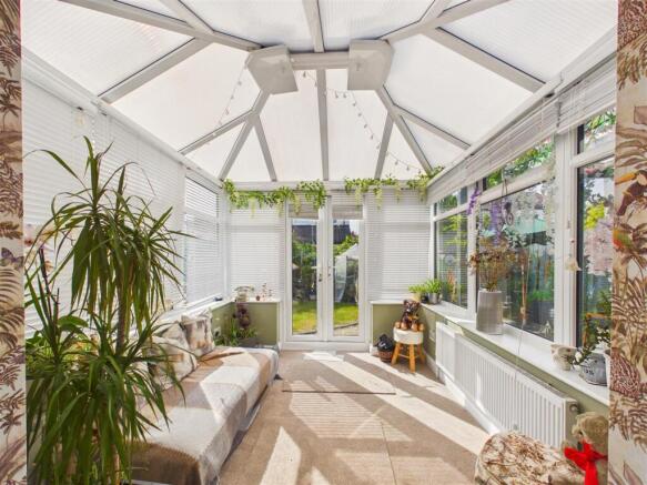 2 bed Semi-Detached for sale Image 8