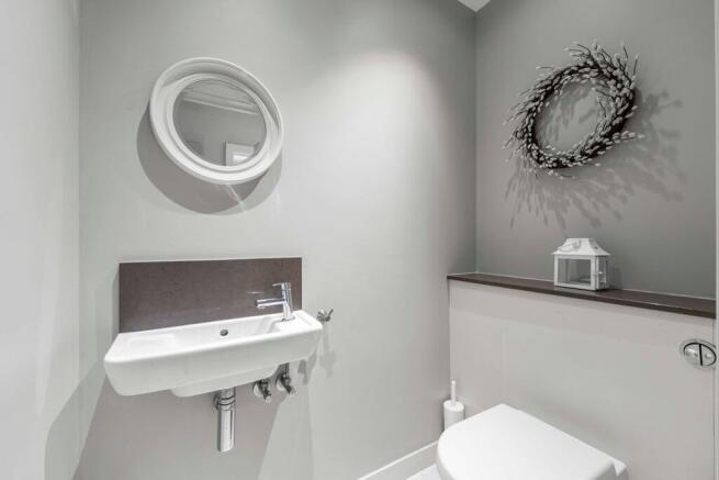 Holly Close, Sunbury on Thames, Middlesex TW16 6BA – pohled 6
