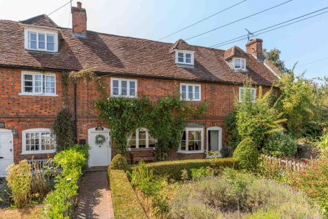 Country cottage in superb village location