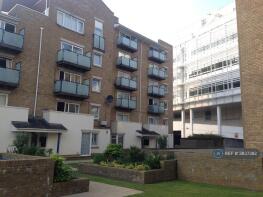 2, 13 19 Cascades Court, Hartfield Crescent, Wimbledon, London SW19 3RL