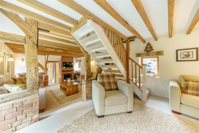 8347892-interior06.jpg