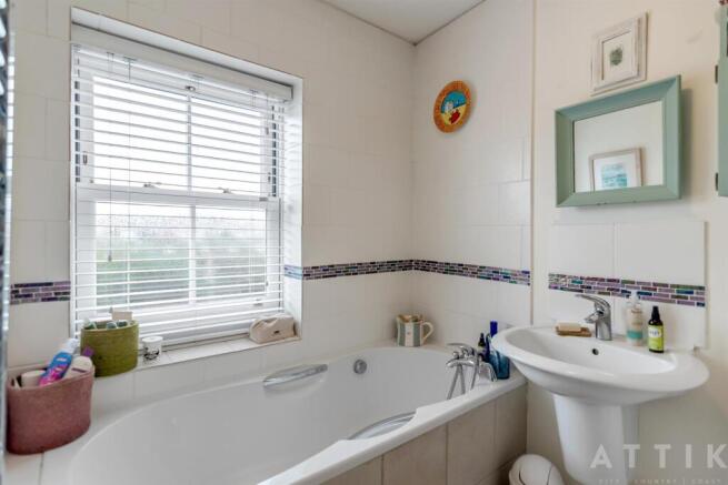 Attik 9 St Johns Road, Bungay NR35, 1DH (6).jpg