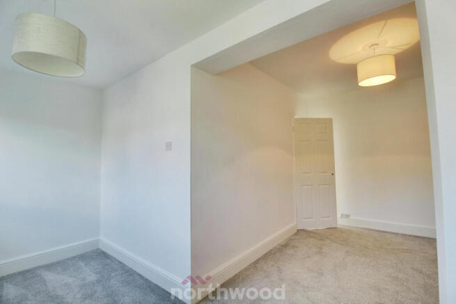 2 bed Semi-Detached to rent Image 11