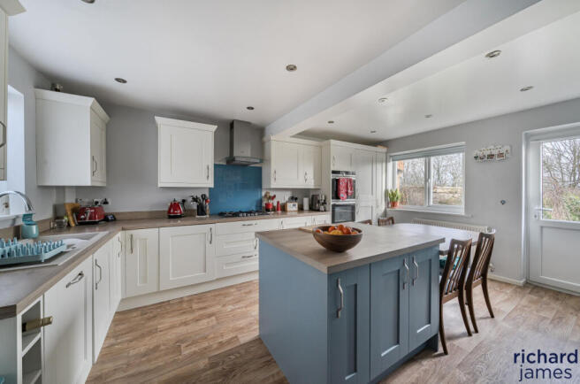 c0f3e8e0e7024fe6ad2e92db4321e7c3