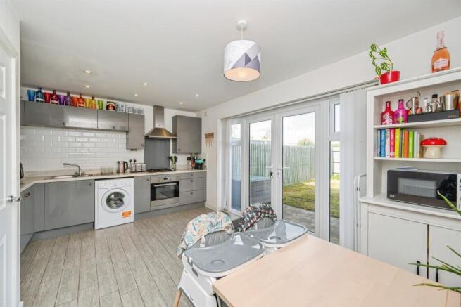 Francome Drive, Bramshall, Uttoxeter photo 4