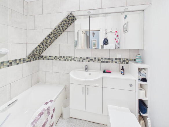 3 bed Semi-Detached for sale Image 8