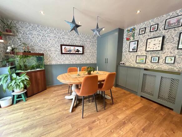 4 bed Detached for sale Image 7